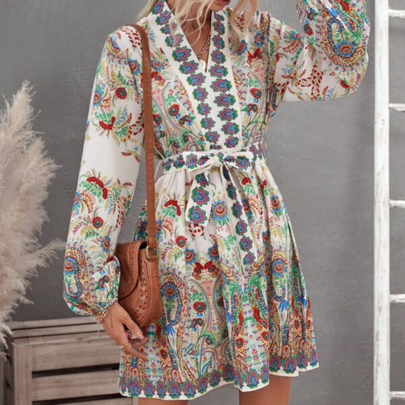 Bohemian Floral print V neck Gypsy Mini Dress - Picture 2 of 8